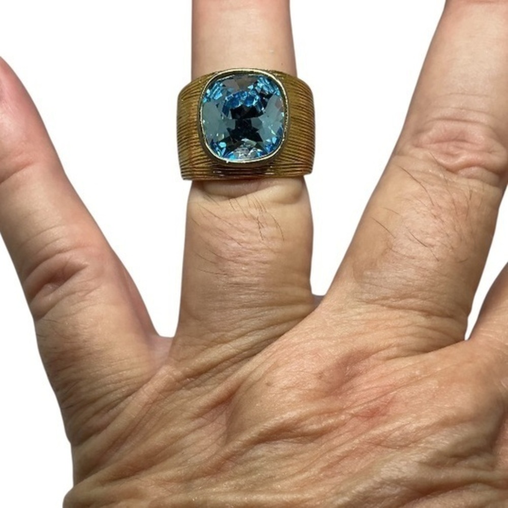 Designer Signed WIA Gold Tone Blue Crystal Wide Band Ring Size 8